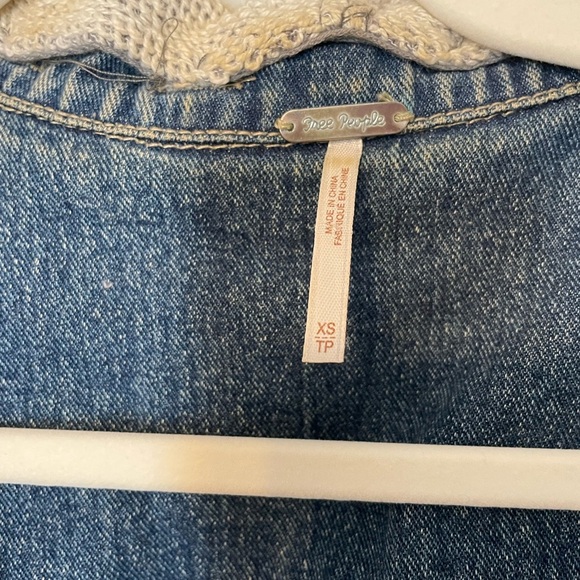 Free People Womens Jean Jacket Hoodie Blue Gray Distressed, Size XS - Picture 8 of 9